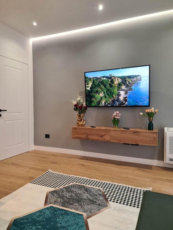 Grey Luxury Apartment Αργυρόκαστρο Εξωτερικό φωτογραφία